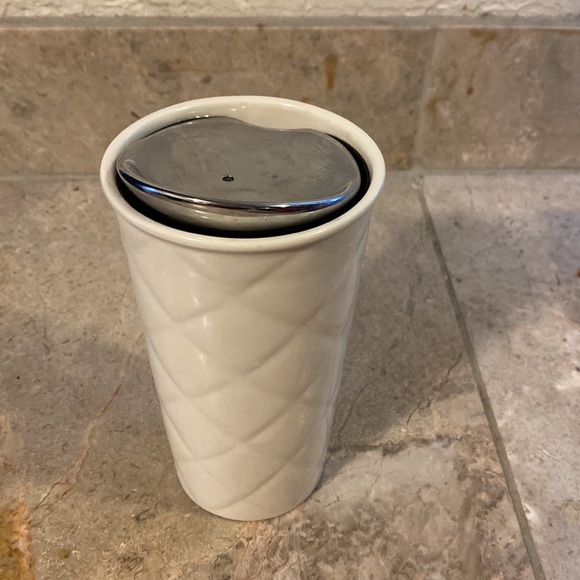 Beautiful Starbucks tumbler dated 2012 - Picture 3 of 5